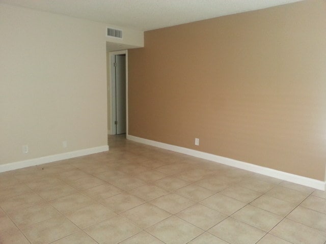 Photo - 206 SW 1 Street Unit J-4 House