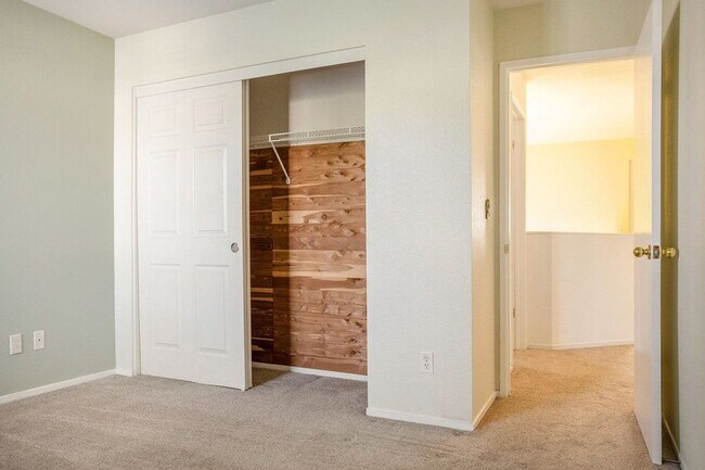 Foto del edificio - 127 Orr Rd