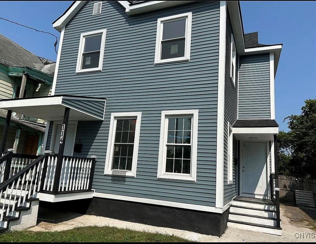 Primary Photo - 114 Fitch St
