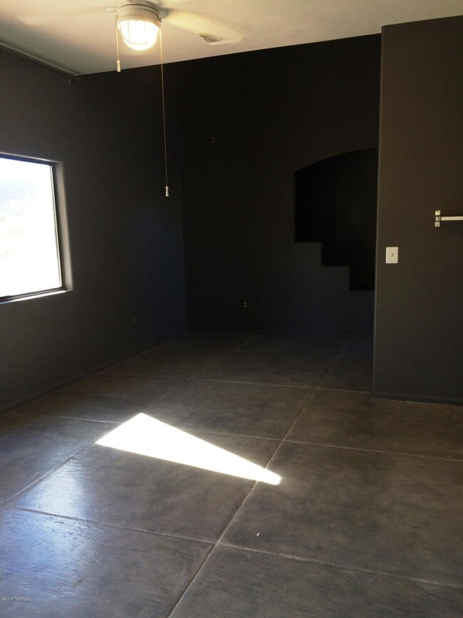 Building Photo - 2801 Paradise Mountain Rd