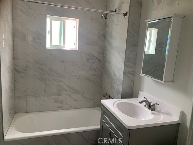 Foto del edificio - 1715 W 85th St