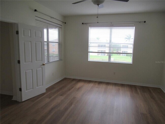 Foto del edificio - 8727 Karpeal Dr