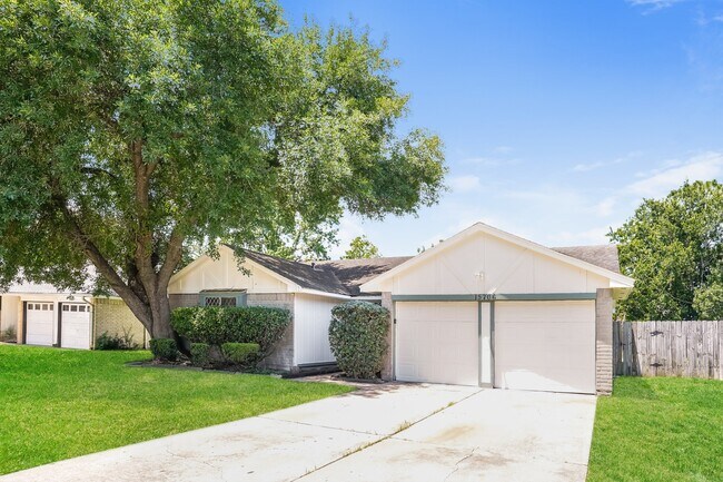 Foto del edificio - 15706 Tammany Ln
