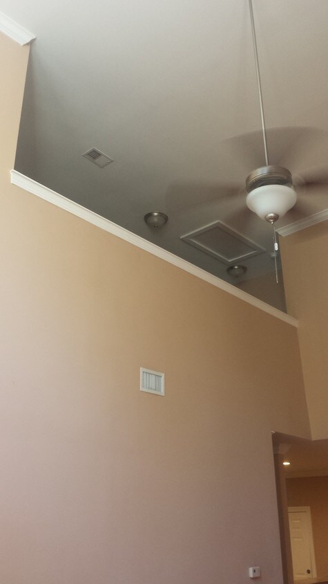 Foto del edificio - 1036 Fairway Ln