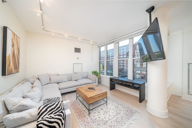 Foto del edificio - 1125 Maxwell Ln