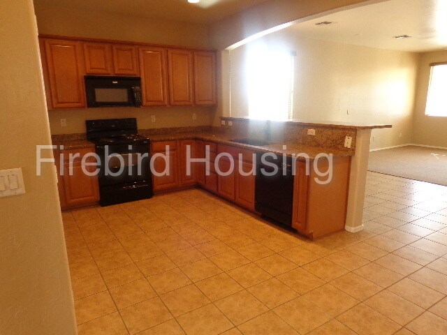 Foto del edificio - 17371 W Jackson St