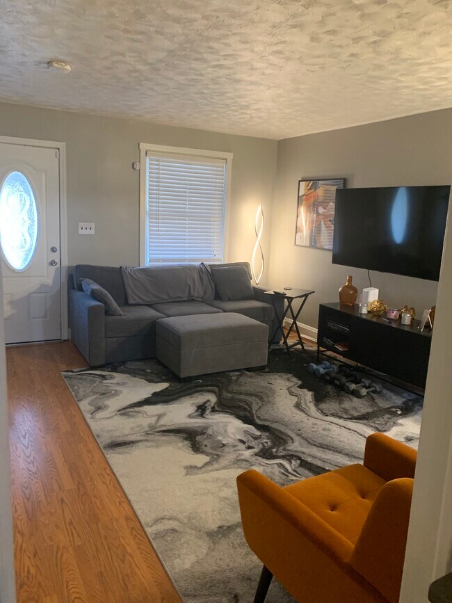 Foto del edificio - 1009 W 43rd St