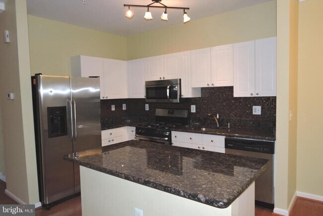 Building Photo - 11383 Aristotle Dr