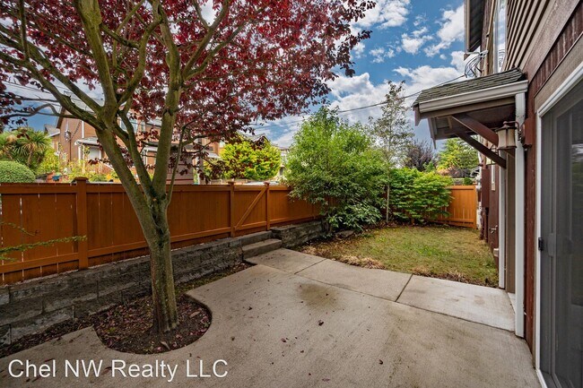 Foto del edificio - 3 br, 2.5 bath House - 717-A N 94th St