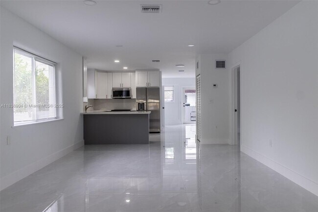 Foto del edificio - 2227 SW 17th St