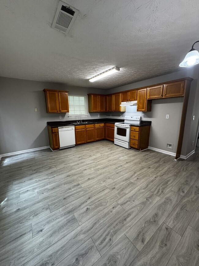 Building Photo - 265 Sunshine Trail