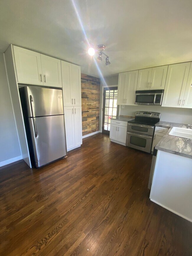 Foto del edificio - Perfect location in West Knoxville!!