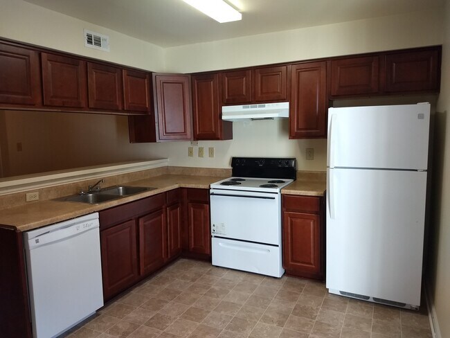 Building Photo - Property MUST be physically viewed before ...