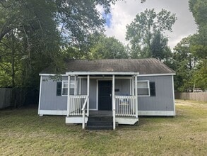 Building Photo - 3820 Byron Ave