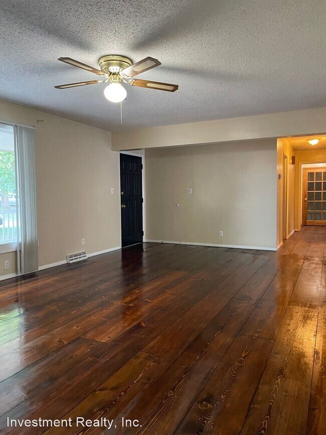 Building Photo - 3 br, 2 bath House - 801 N 11th Ave.