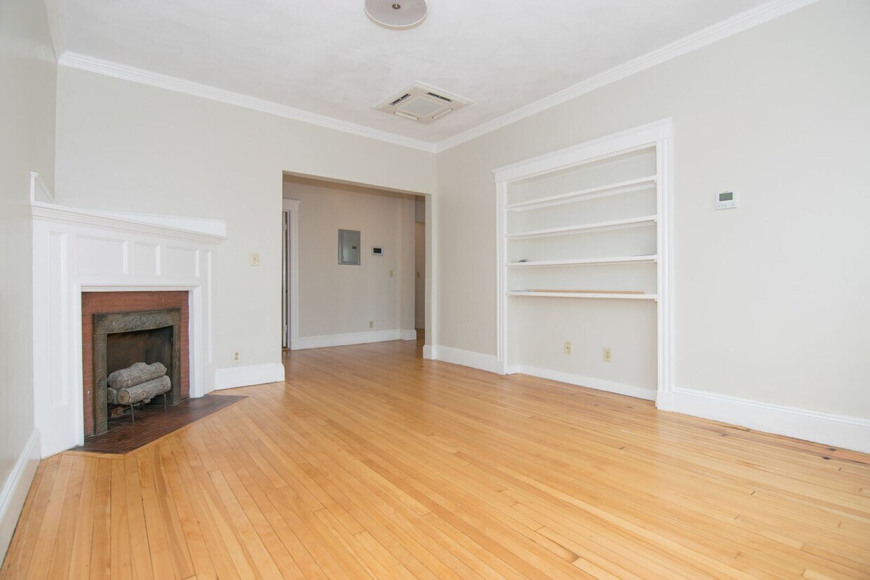 Primary Photo - 9/1 No Fee! Renovated 4BR/2BA near Packard...