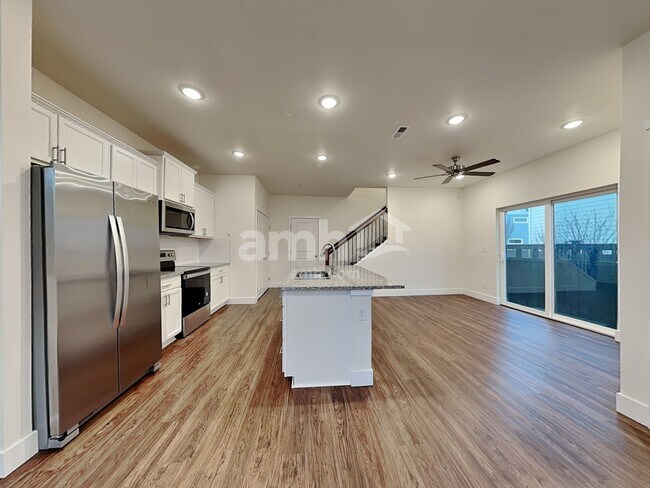 Building Photo - 23379 SE Dogwood St