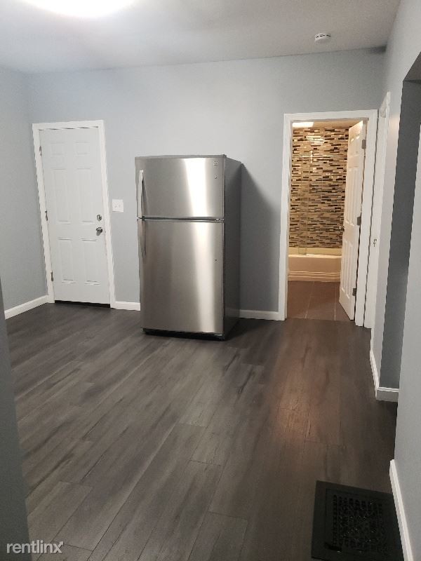 Building Photo - 3 br, 1 bath Apartment - 25 lockwood st