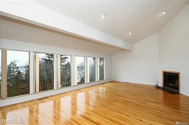 Building Photo - 3 br, 2.5 bath House - 213 Morey Avenue