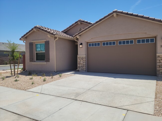 Building Photo - 9559 E Thunderbolt Cir