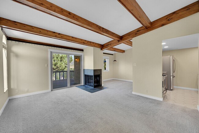 Building Photo - 1058 Fontmore Rd