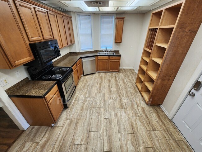 Foto del edificio - 720 E 9th St