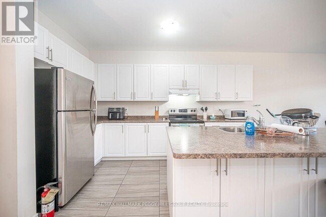 Building Photo - 36 Sasco Way