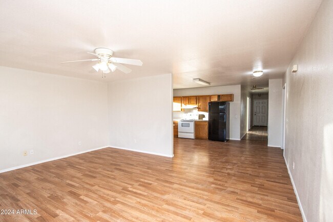 Building Photo - 10926 W Carousel Dr