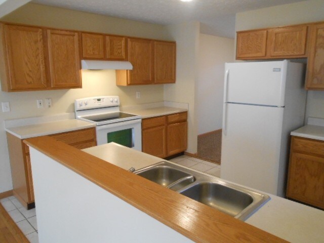 Building Photo - 3939 Eastrise Dr