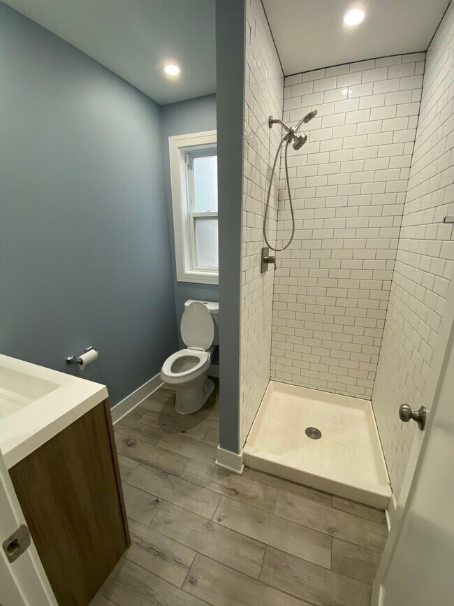 Foto del edificio - 2233 N Southport Ave