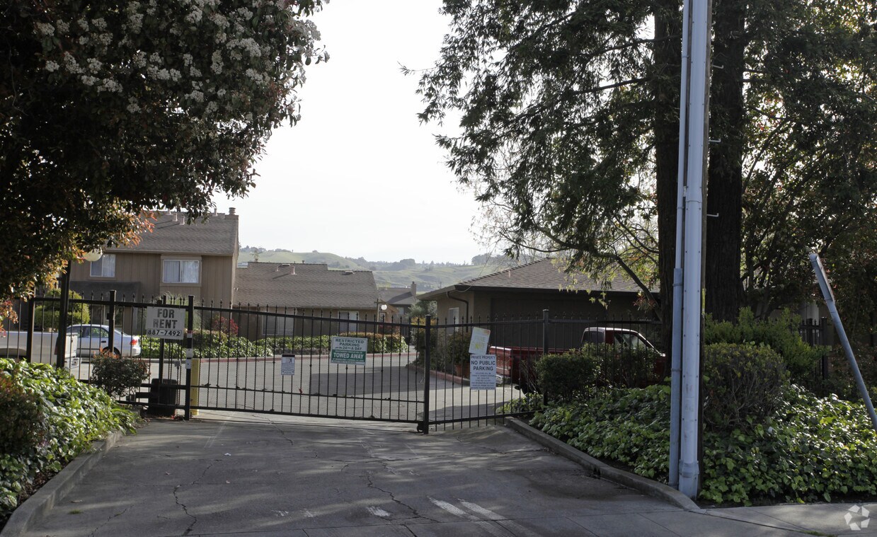 Foto del edificio - Manon Springs Apartments