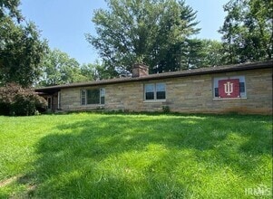 Building Photo - 200 E Glendora Dr