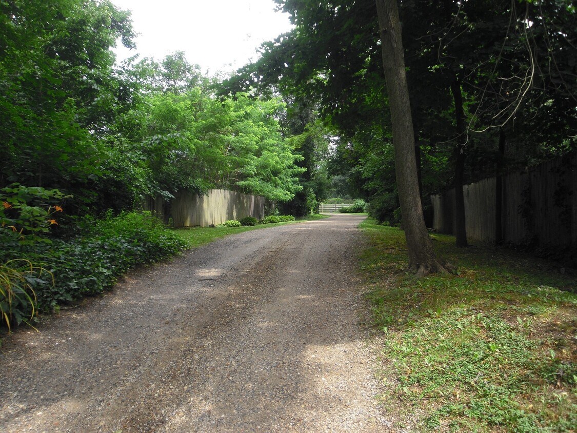 Primary Photo - 45 Red Ground Rd
