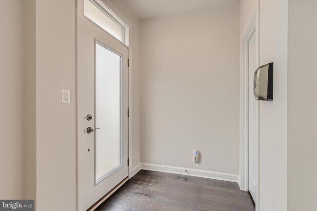 Foto del edificio - 6422 Greenleigh Ave