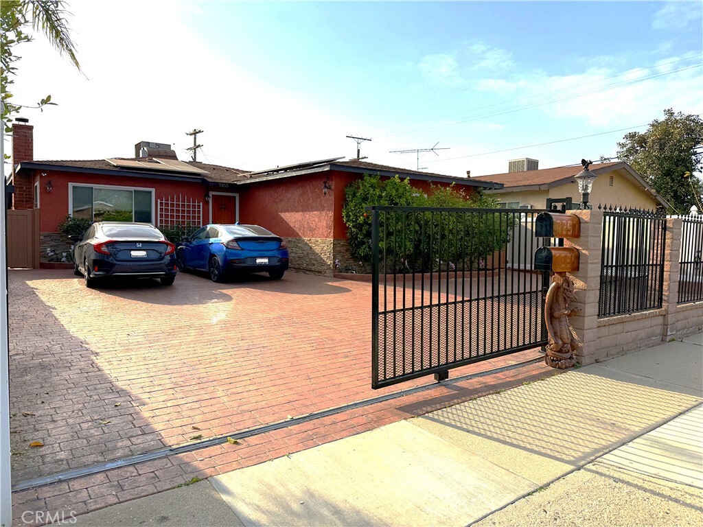 Primary Photo - 7357 Cleon Ave