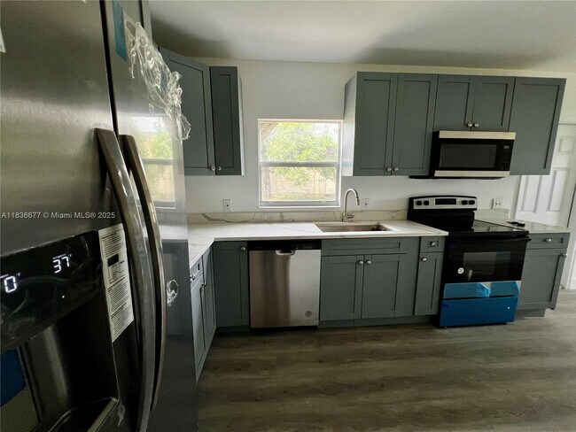 Foto del edificio - 524 NW 21st Terrace