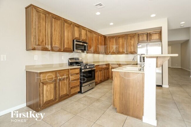 Building Photo - 4032 Villa Serena Ln