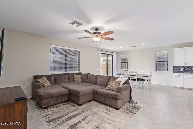 Foto del edificio - 12339 N 145th Dr