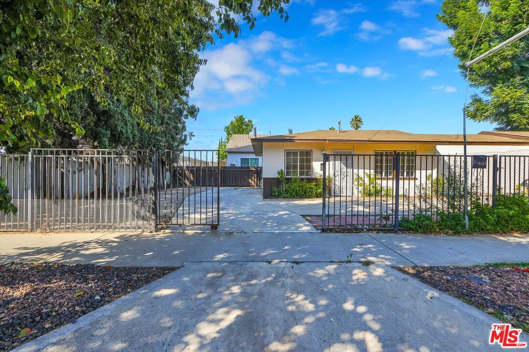 Primary Photo - 7403-7403 1/2 Eton Ave
