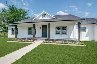Building Photo - 1450 W Farm to Market Rd 550