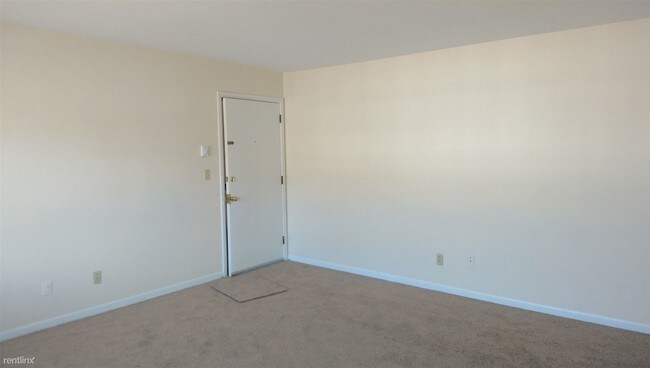 Building Photo - 1739 Foxon Rd