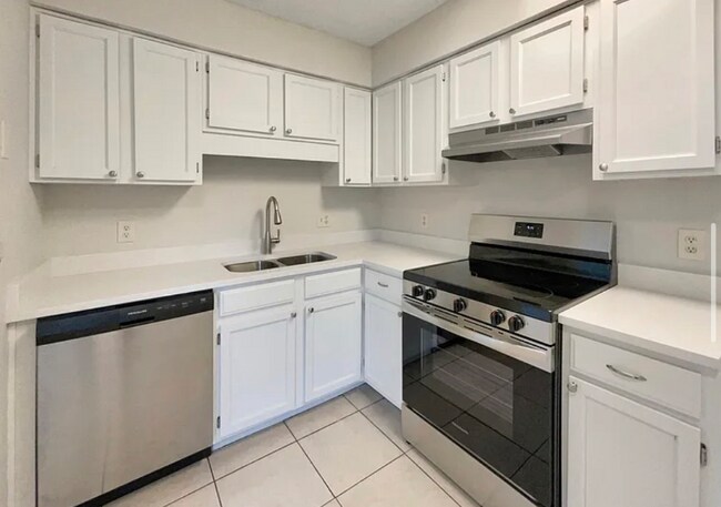 Foto del edificio - 2060 Tickford St