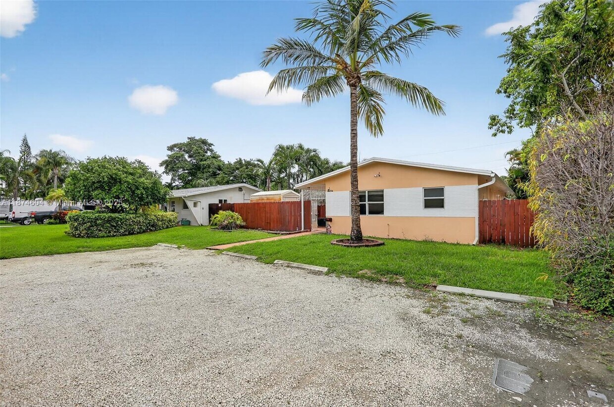 Foto principal - 920 SW 30th St