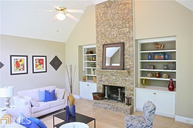 Foto del edificio - 4284 Bishop Lake Rd
