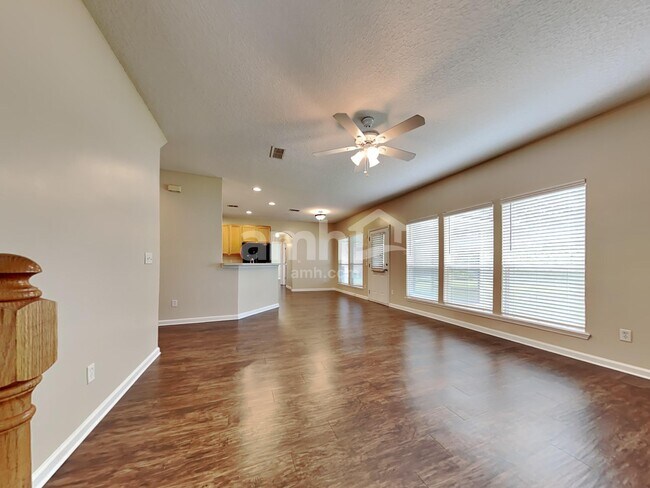 Foto del edificio - 9146 Prosperity Lake Dr