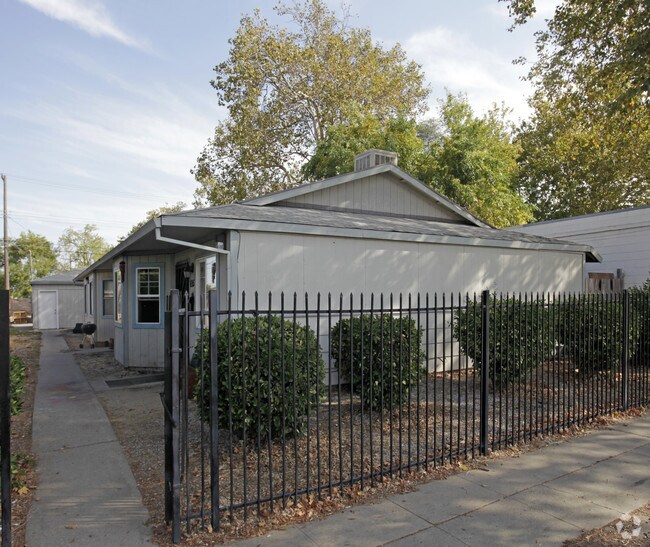 Building Photo - 695-699 El Camino Ave