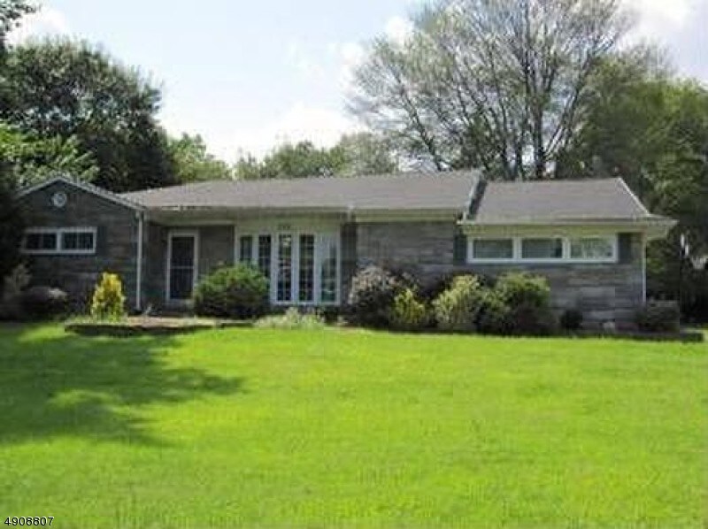 Primary Photo - 298 N Beverwyck Rd
