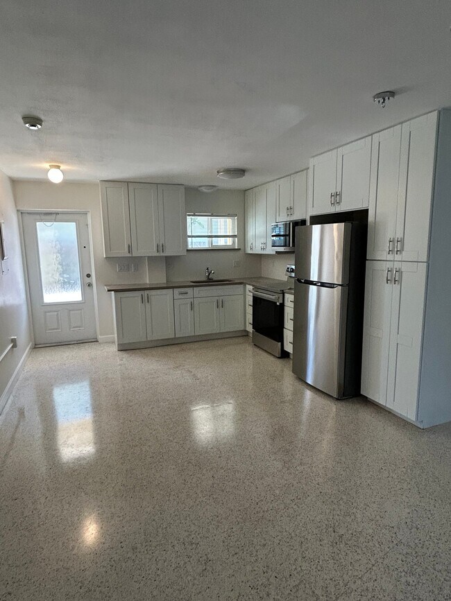 Photo - 2155 Wood St Apartment