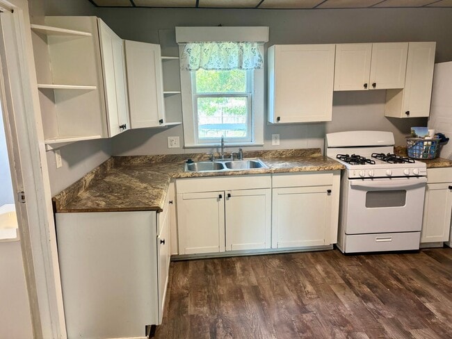Building Photo - Check Out This 3-Bed/1-Bath House in Bluff...