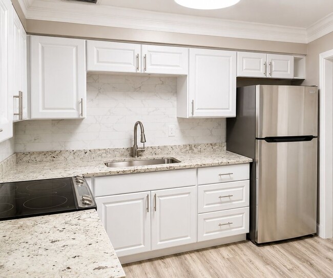 Building Photo - 1723 NE Miami Gardens Dr